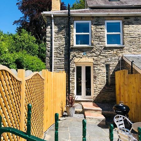 Mount Cottage Newcastle Emlyn Eksteriør bilde
