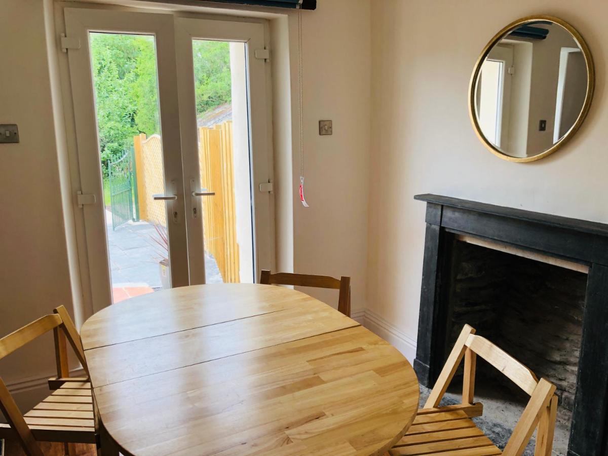 Mount Cottage Newcastle Emlyn Eksteriør bilde