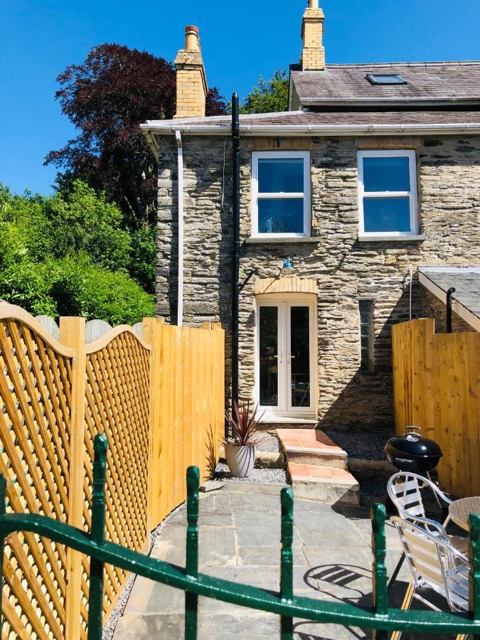 Mount Cottage Newcastle Emlyn Eksteriør bilde
